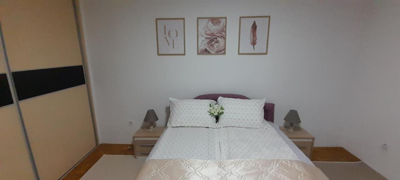 Cozy And Sunny Apartment Near The Airport Sarajevo Exterior foto